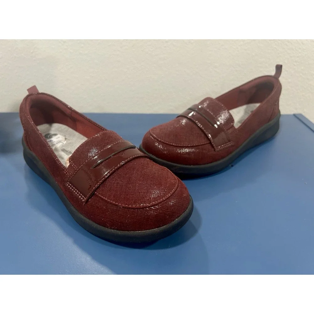 Clarks‎ Cloudsteppers Ayla Form Penny Loafers Womens 8 Red Slip On Preppy
